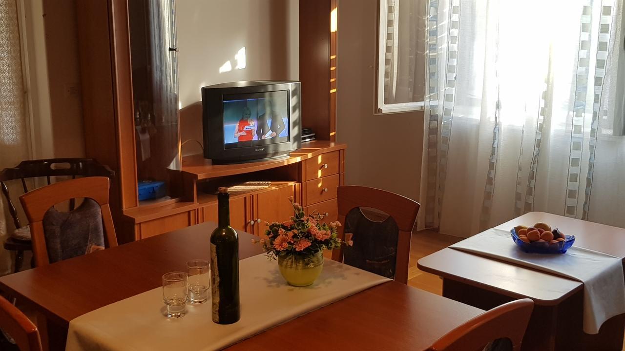 Ana 2 Apartment *